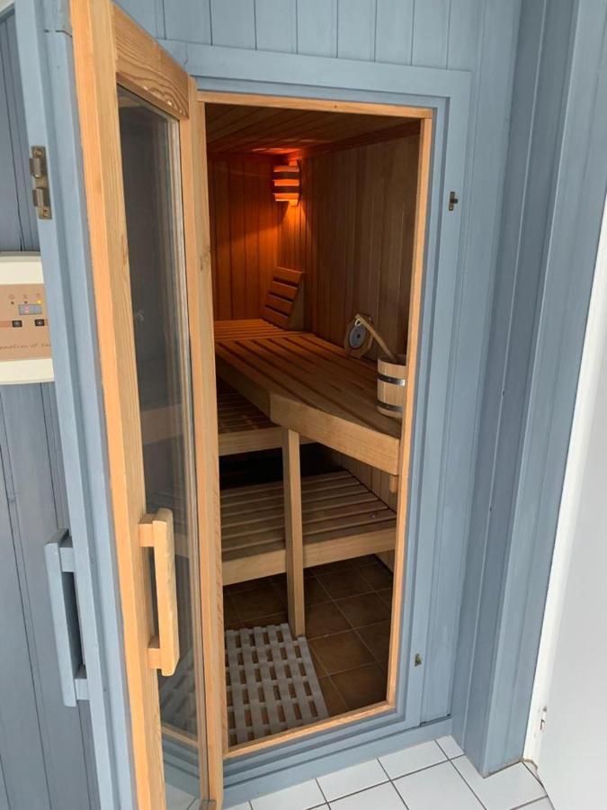 Wohnung mit einer Sauna direkt am Park Wiesbaden Exterior foto
