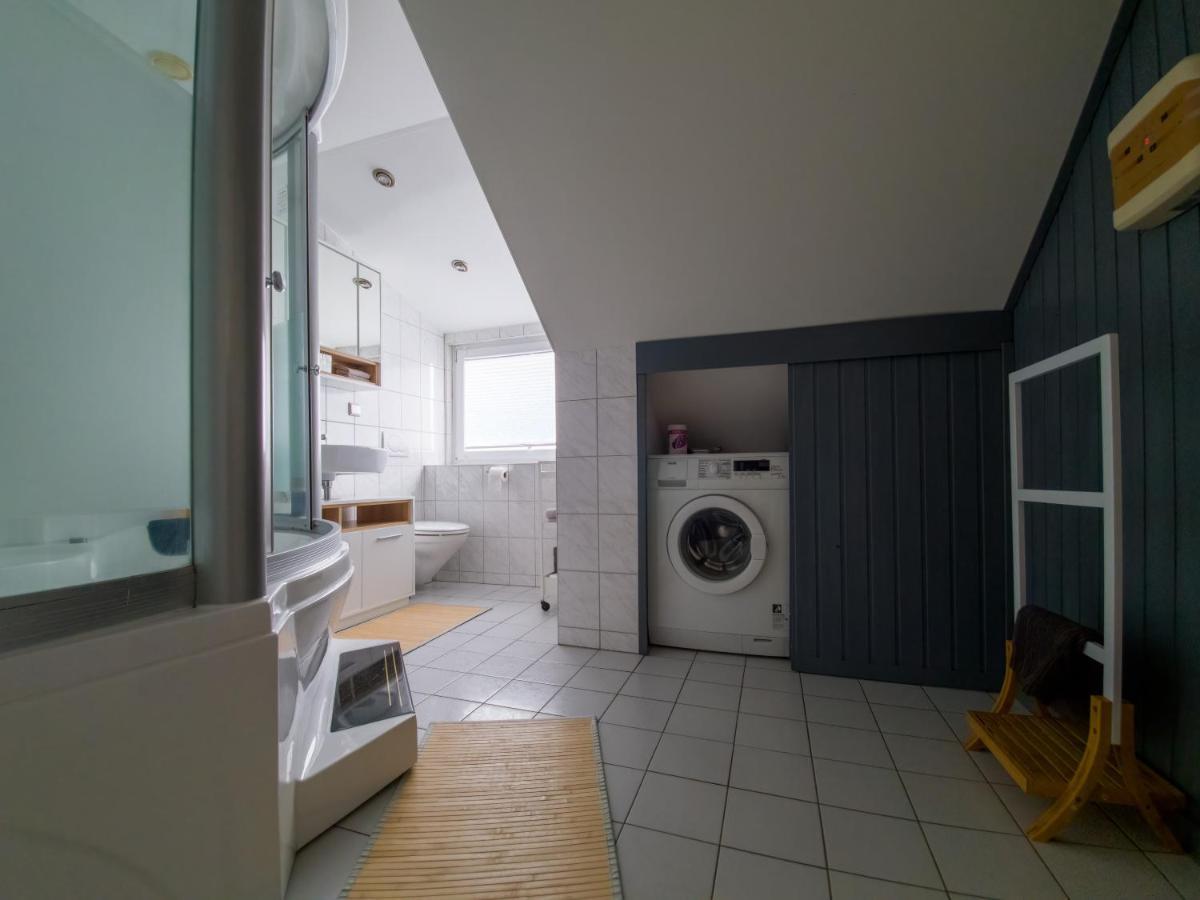 Wohnung mit einer Sauna direkt am Park Wiesbaden Exterior foto