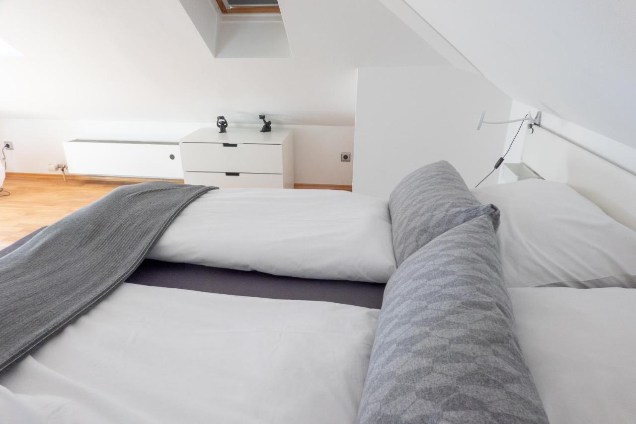 Wohnung mit einer Sauna direkt am Park Wiesbaden Exterior foto